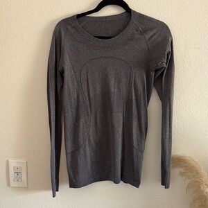Women's Gray Long Sleeve Top